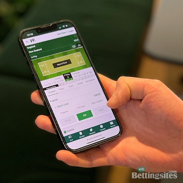 Betting expert showing Paddy Power In-play