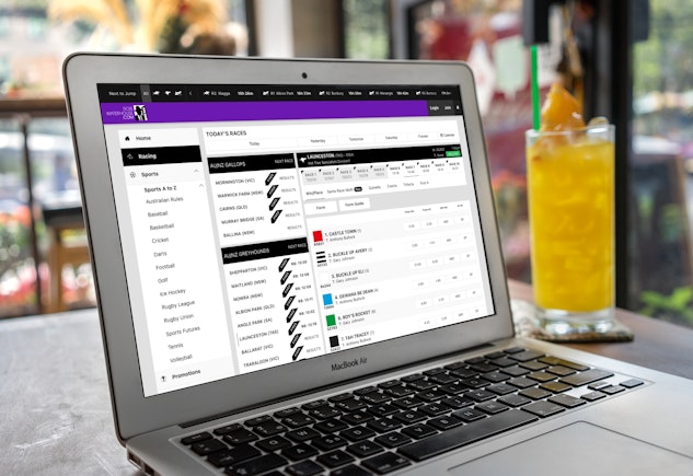Using robwaterhouse com on a laptop computer