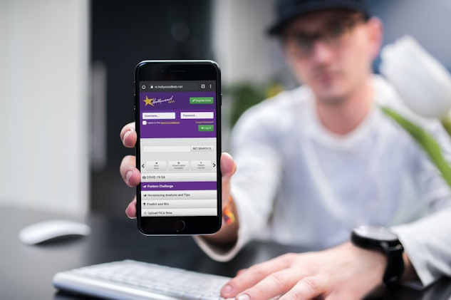 Hollywoodbets Mobile Homepage Mockup