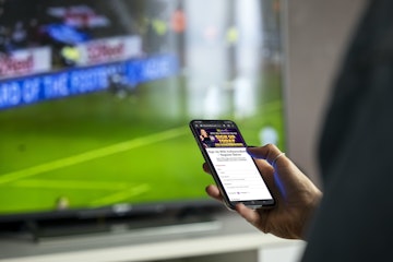 Hollywoodbets Register Mock Up