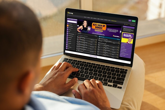 Hollywoodbets homescreen mock up