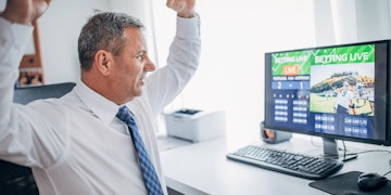 Live Betting man Compressed