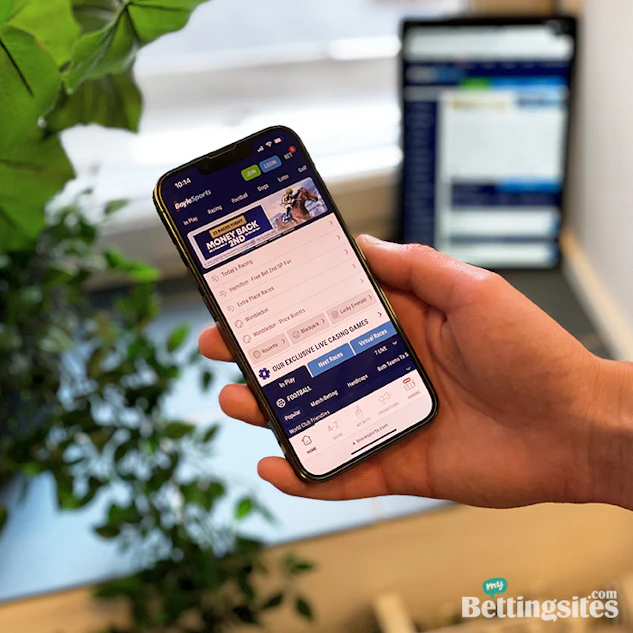 Reviewer showing Boyle Sports betting app